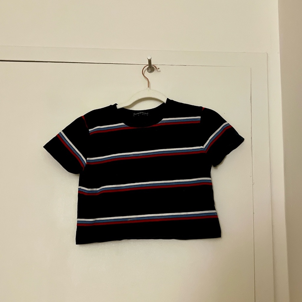 ✨ BUY 1 GET 1 FREE CLOTHING SALE ✨ Brandy Melville Navy Striped Crop Top